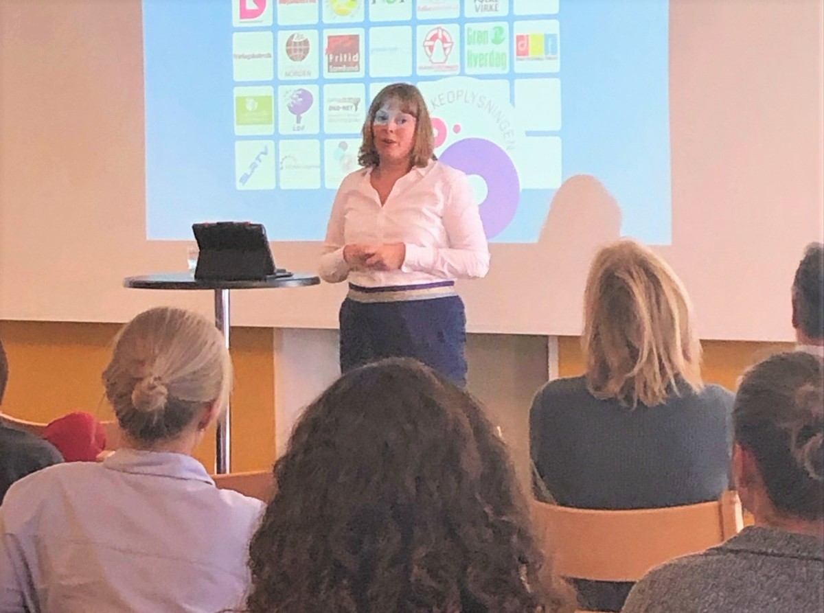 Kulturministeren vil revidere folkeoplysningsloven