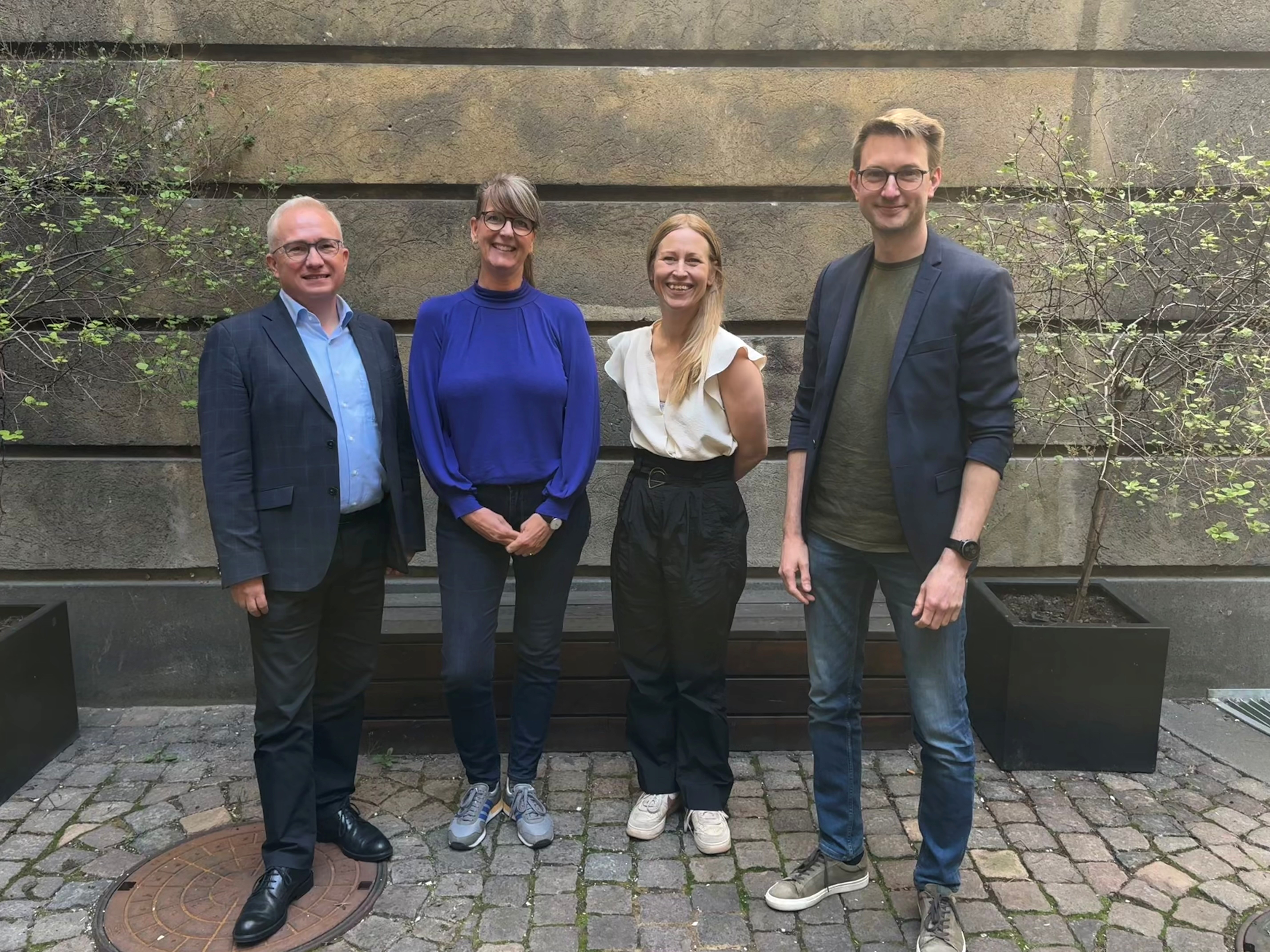 Per Paludan Hansen, LOF (tv), blev genvalgt til formand. Marlene Berth Nielsen, Fora, Lise Korsgaard, Grundtvigsk Forum, Toke Kristensen, AKKS og Christian Lagoni, Foreningen Norden (ikke på billedet) blev valgt til bestyrelsen.. Foto: DFS.