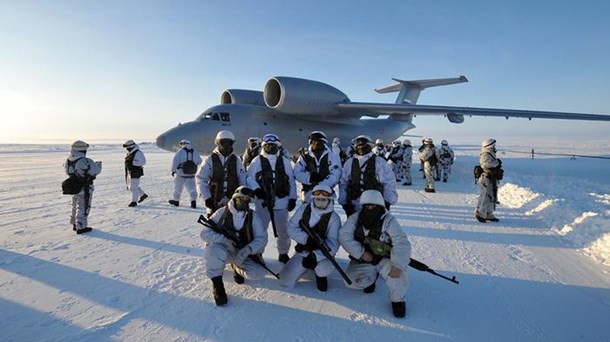 "De nordiske lande er oppe imod fire stormagter i Arktis," siger Peter Jon Larsen (Russiske soldater i Arktis/Foto: Det russiske udenrigsministerium)
